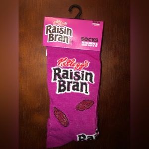 RAISIN BRAN NOVELTY CREW SOCKS NWT MEN’S SHOE SIZE 6-12